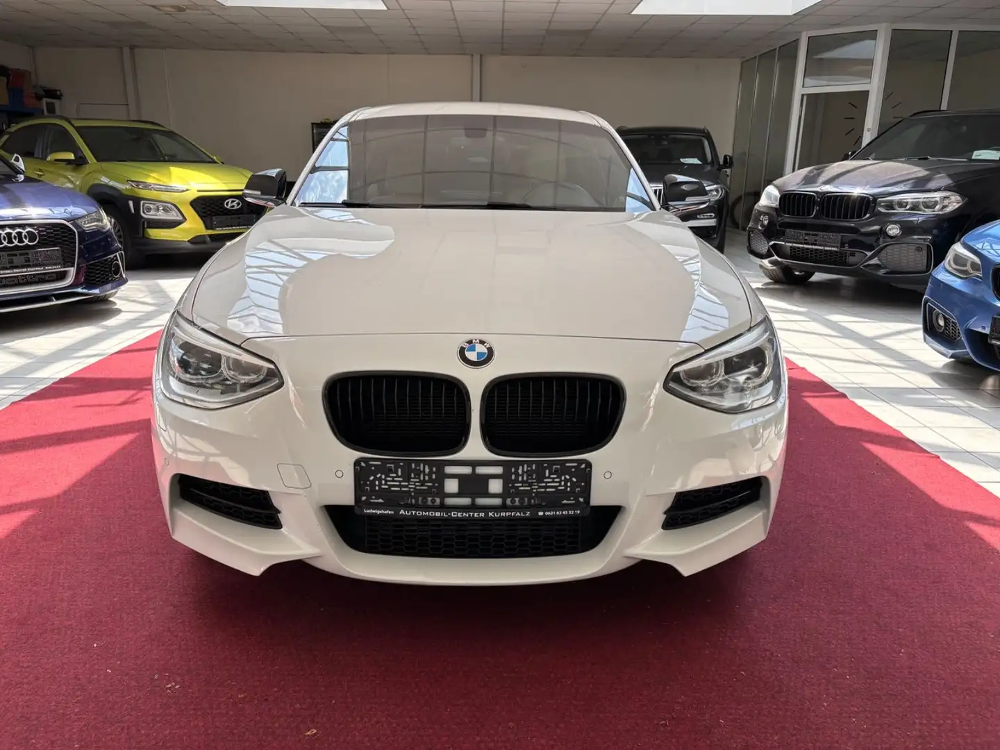 BMW 135 i xDrive NAVI+LEDER+BI-XENON+H&K+KAM+SHZ+DAB Weiß - 2