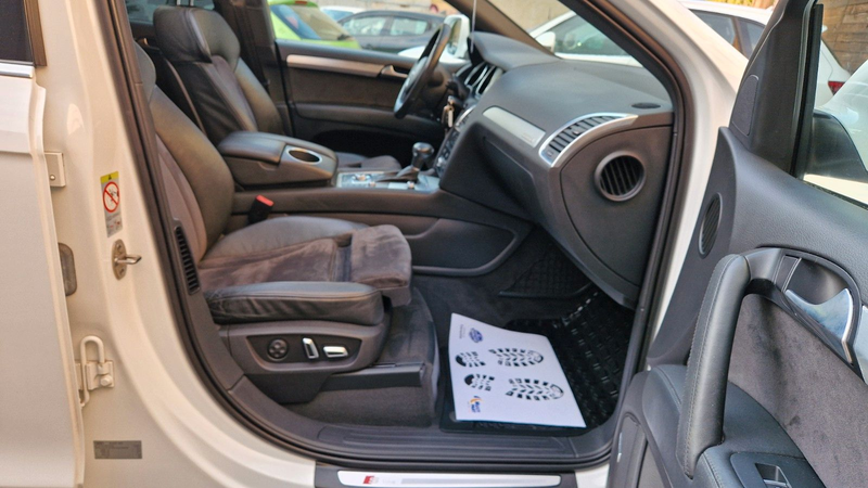 Audi Q7 3.0 TDI quattro, Panorama-Schiebedach, S-Line — photo 14