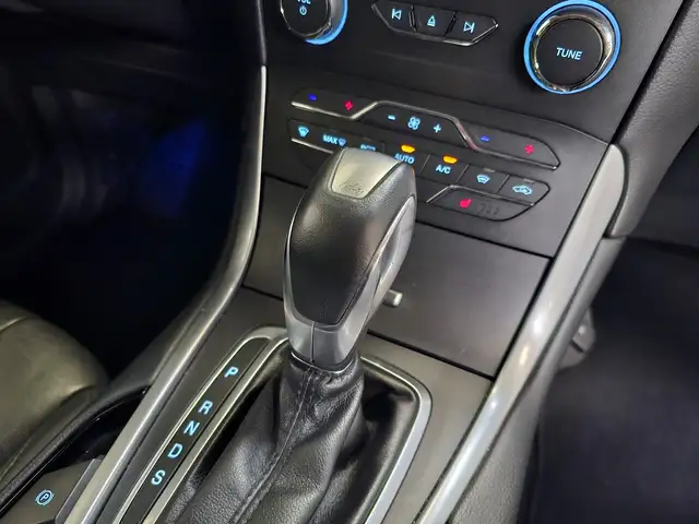 Ford Edge view 20