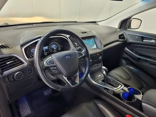 Ford Edge view 21