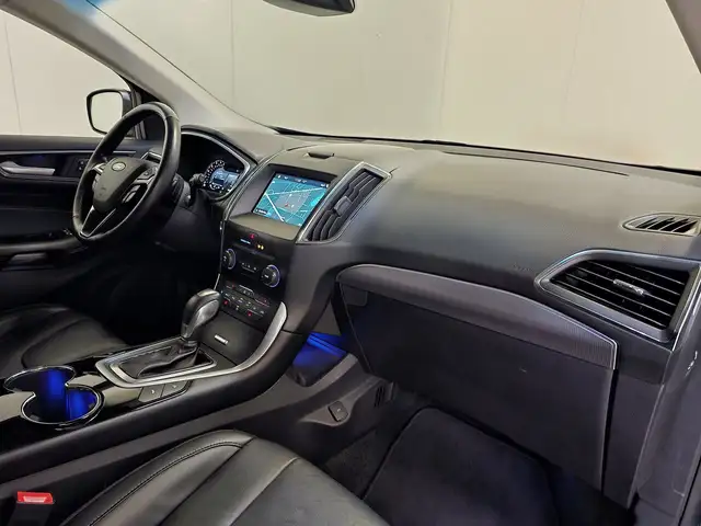 Ford Edge view 13