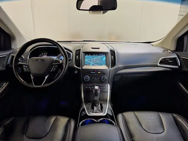 Ford Edge view 11