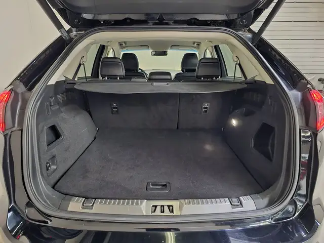 Ford Edge view 28