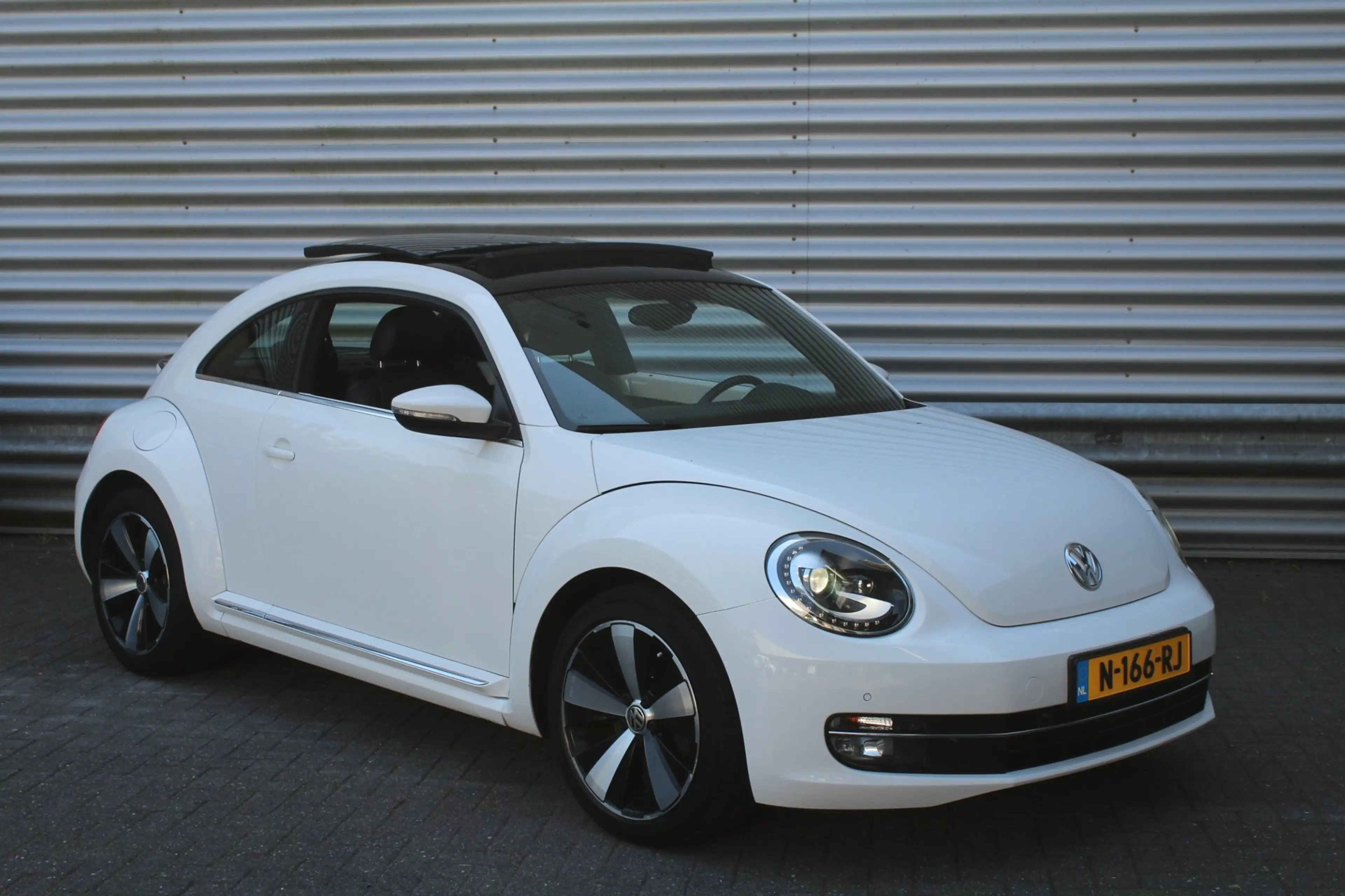 Volkswagen Beetle 1.4 TSI 161pk Sport Panoramadak Fender Leder — photo 3