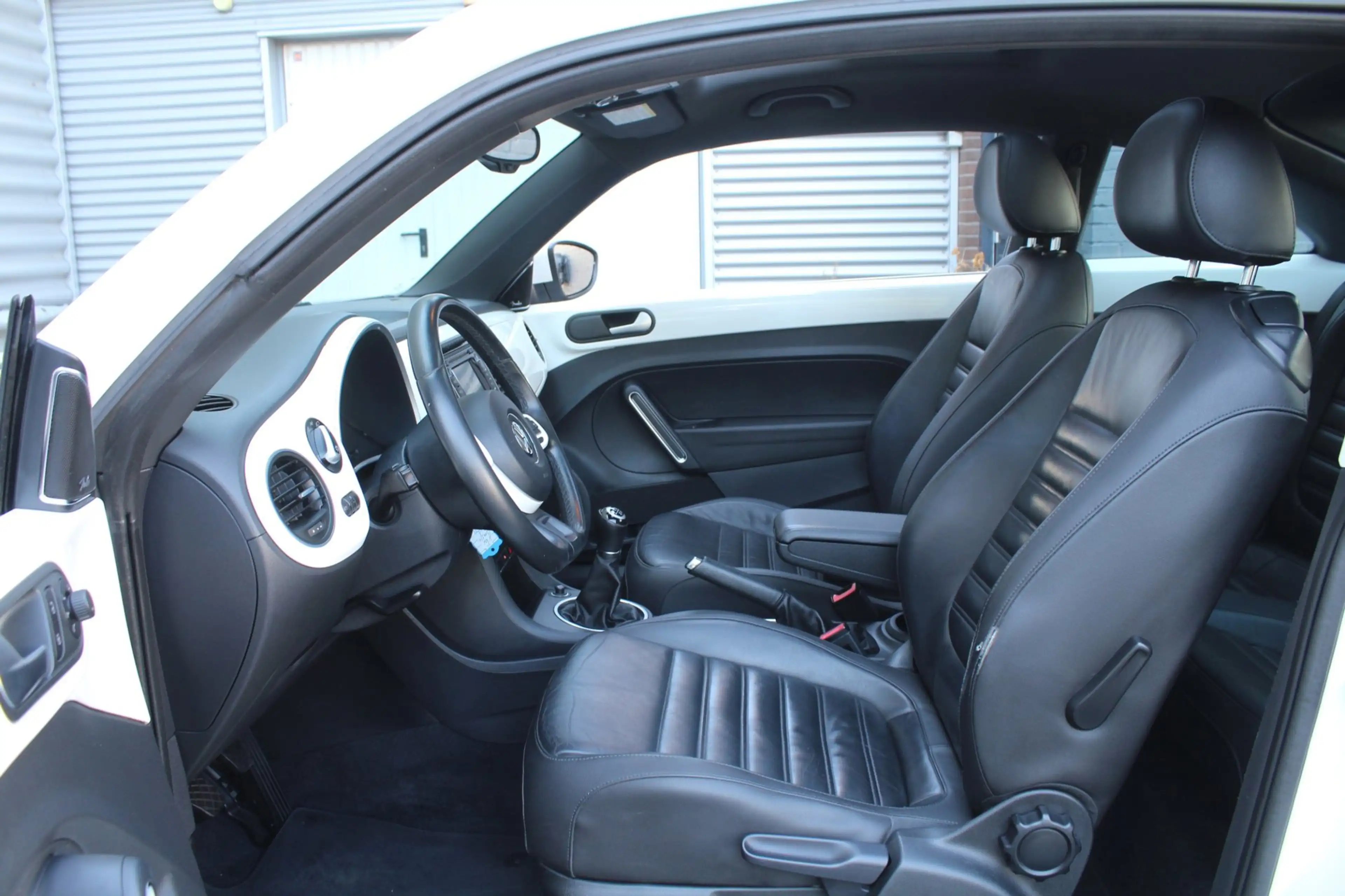 Volkswagen Beetle 1.4 TSI 161pk Sport Panoramadak Fender Leder — photo 9