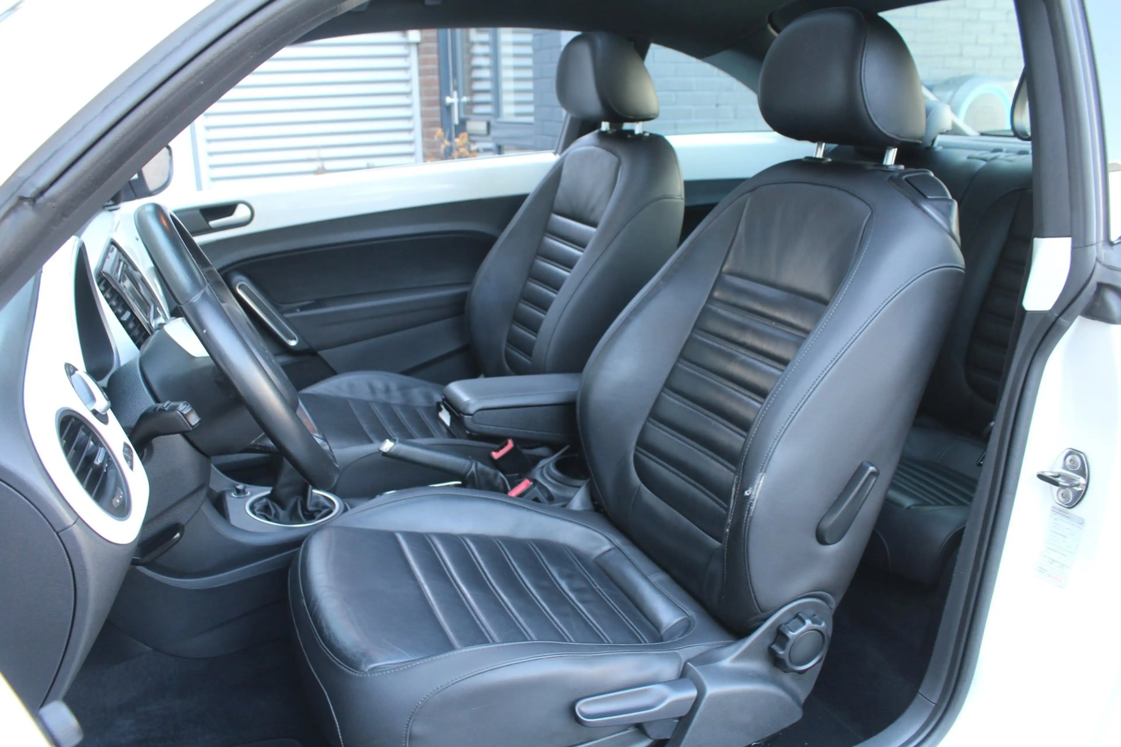 Volkswagen Beetle 1.4 TSI 161pk Sport Panoramadak Fender Leder — photo 10