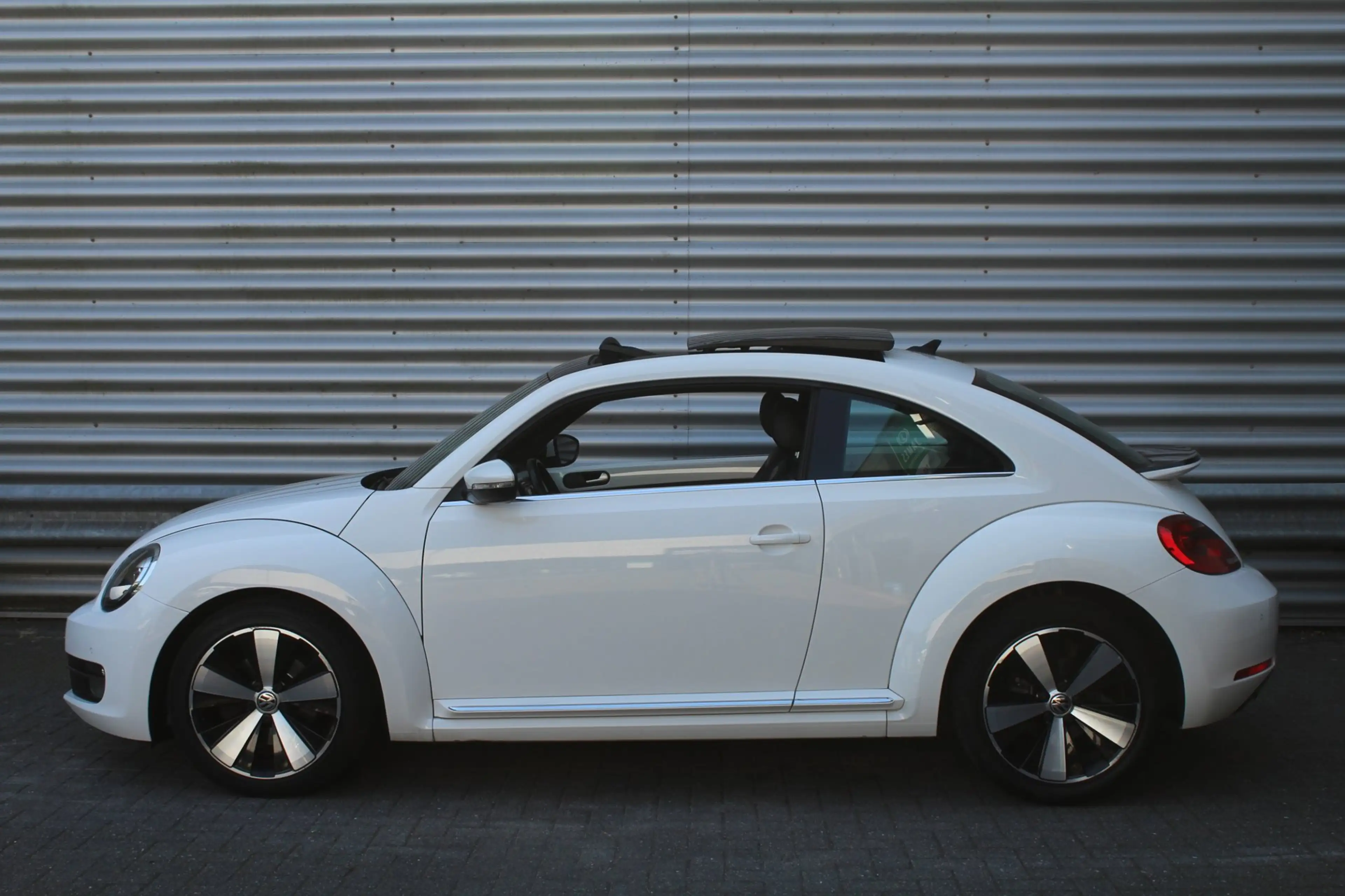Volkswagen Beetle 1.4 TSI 161pk Sport Panoramadak Fender Leder — photo 8