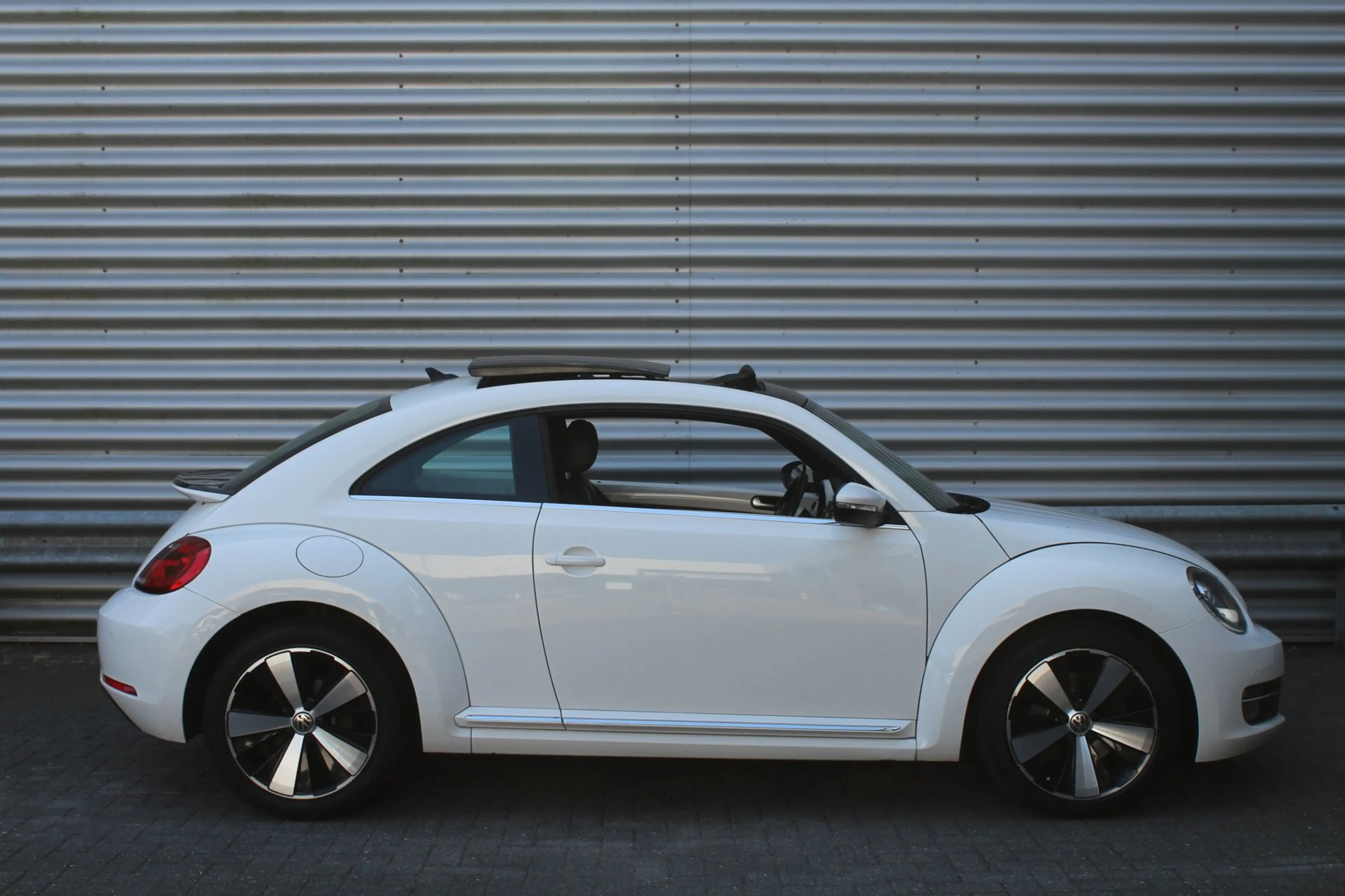 Volkswagen Beetle 1.4 TSI 161pk Sport Panoramadak Fender Leder — photo 4