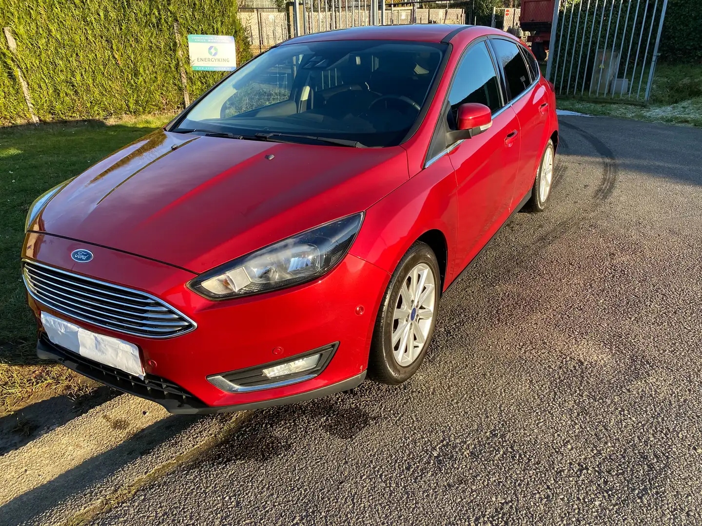 Ford Focus Focus 1.0 EcoBoost Start-Stopp-System Titanium Rood - 1