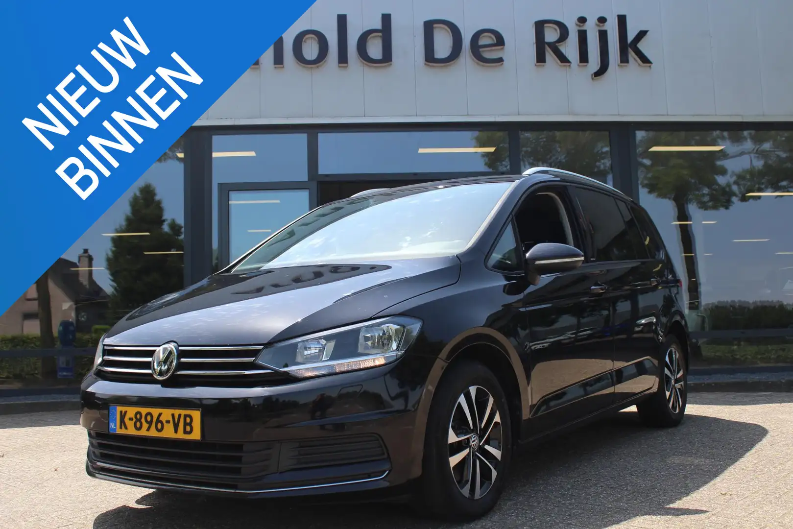 Volkswagen Touran 1.5 TSI Highline 7p Zwart - 1