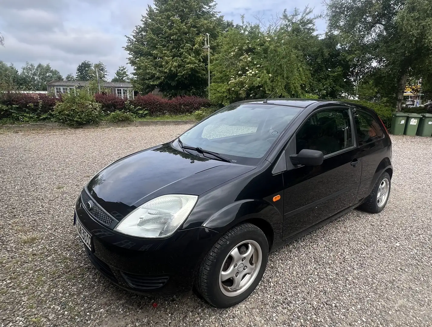 Ford Fiesta 1.3 Ambiente - 1
