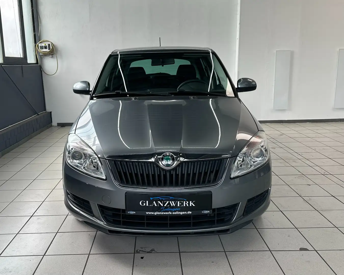 Skoda Fabia 1.4 Family *1Hand*Scheckheft*TÜV*Garantie* Gris - 2