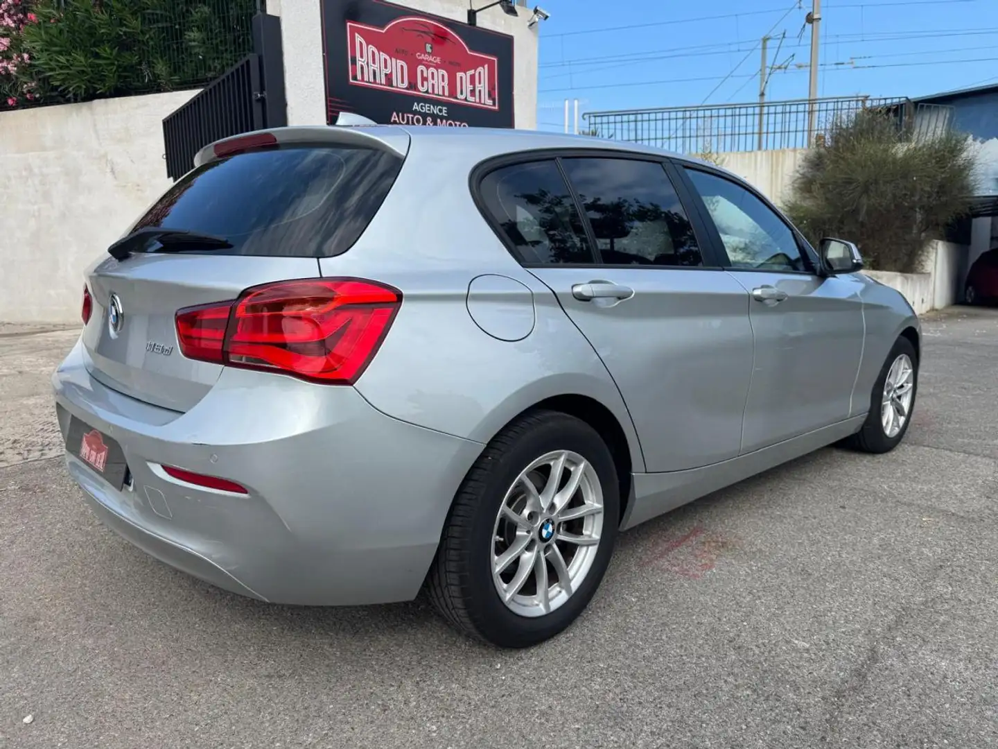BMW 118 118d  BERLINE F20 LCI Lounge PHASE 2 Gris - 2