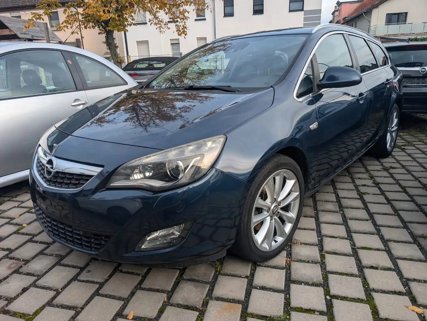 Opel Astra J ST 1.6 Turbo Innovation Top Ausgestattet Blau - 1