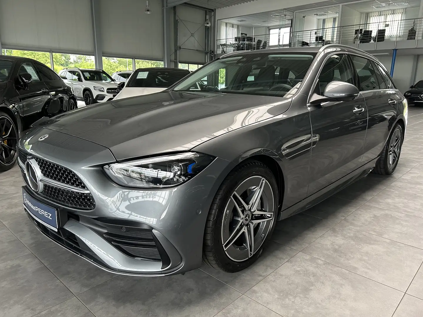 Mercedes-Benz C 200 T AMG PREMIUM DISTRONIC- 360°- KEYLESS GO! Gris - 2