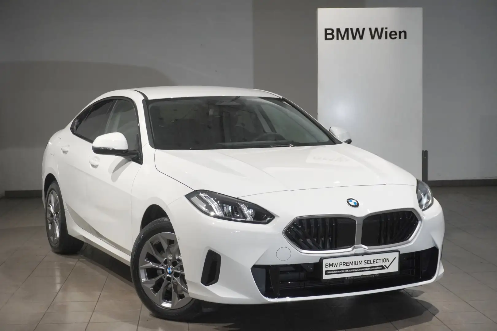 BMW 216 i Weiß - 1
