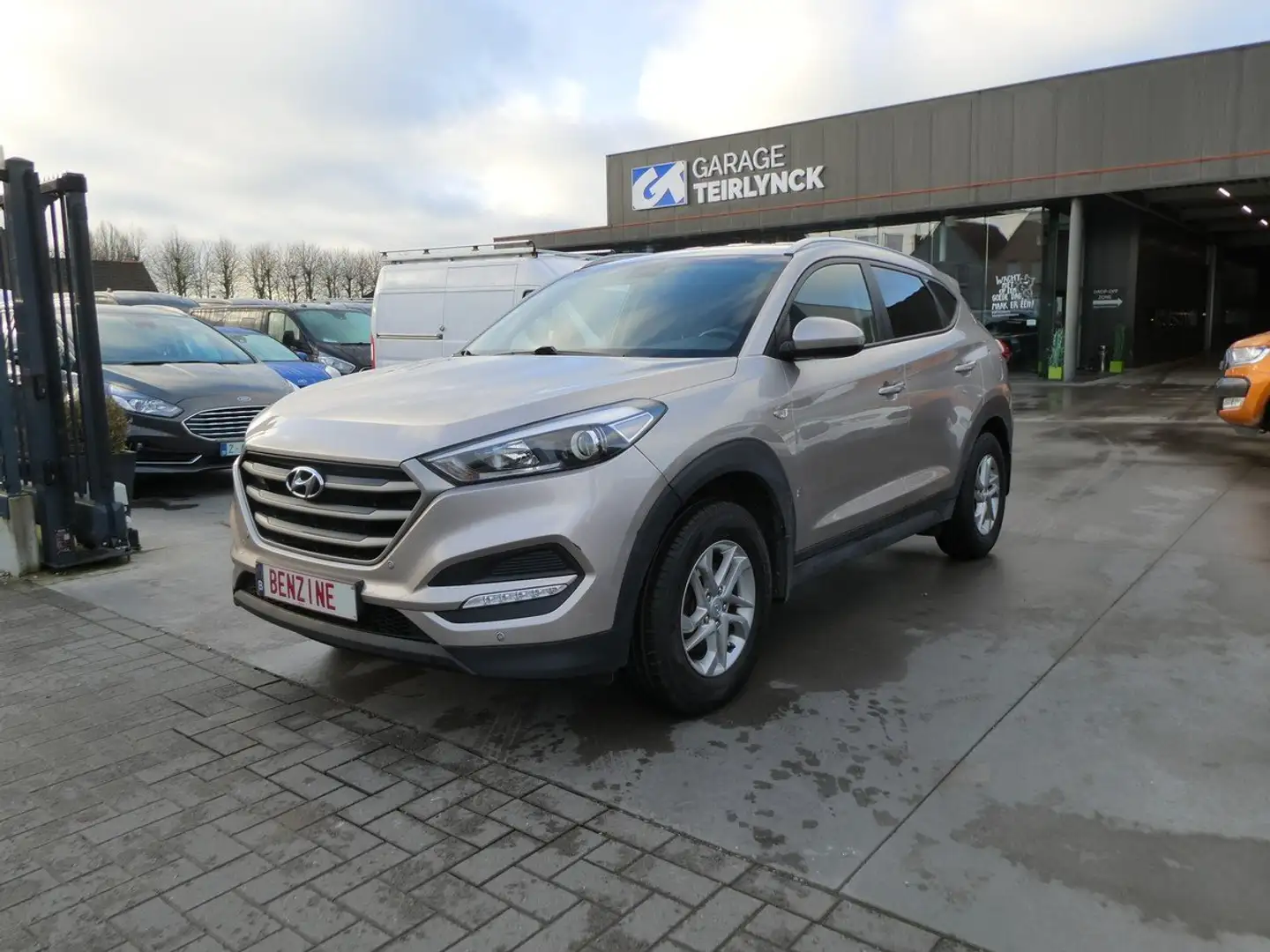 Hyundai TUCSON 1.6 i benzine 132pk Business Luxe '17 (73622) Gris - 1