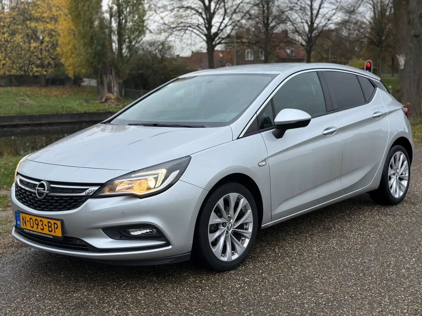 Opel Astra 1.0 Edition|Airco|5-Deurs|Parkeersensoren| Nieuwe Gris - 2