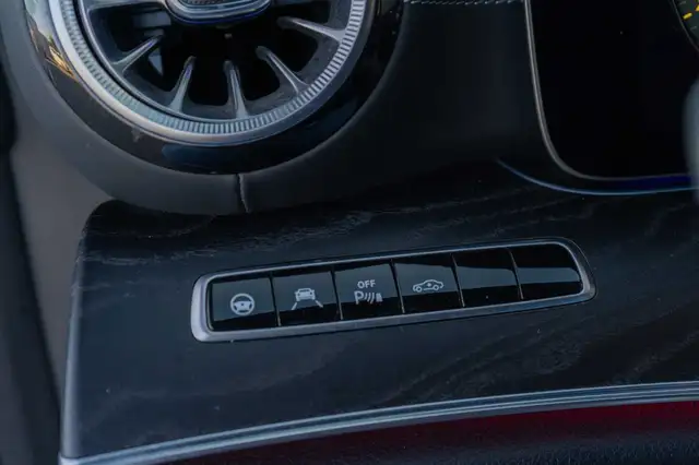 Mercedes-Benz E-Class view 14