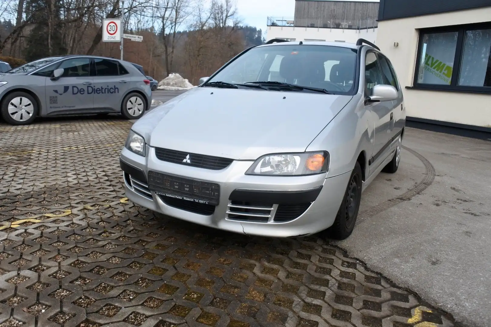 Mitsubishi Space Star 1,6 Avance/Automatik Silber - 1