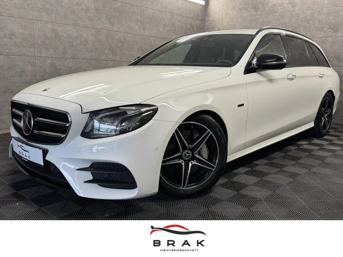 Mercedes-Benz E 300 de AMG-LINE LED*NAVI*BURMESTER*NIGHT*ACC Weiß - 1