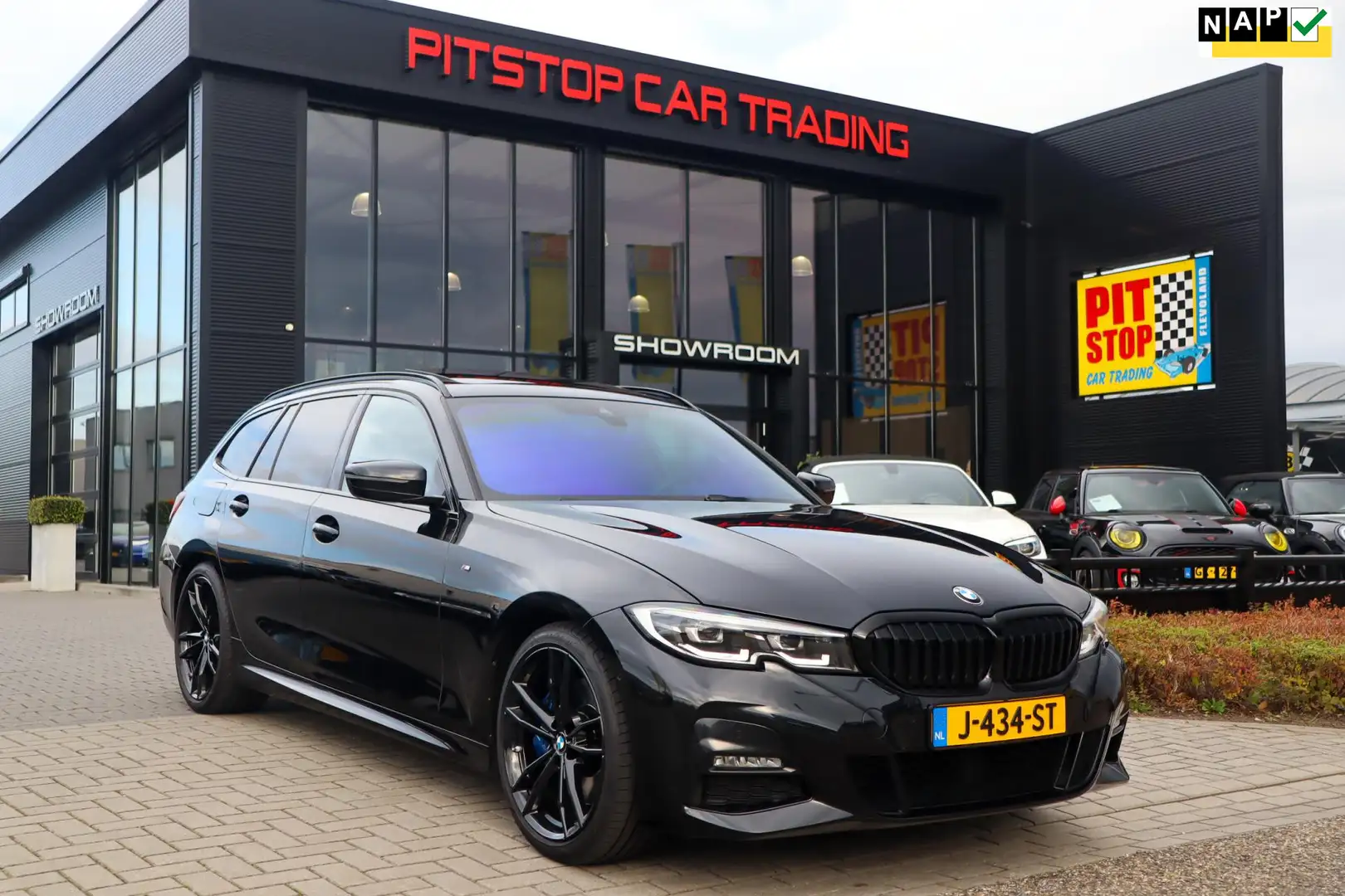 BMW 330 3-serie Touring 330i M-Sport, 259 PK, Pano, Leer, Noir - 1