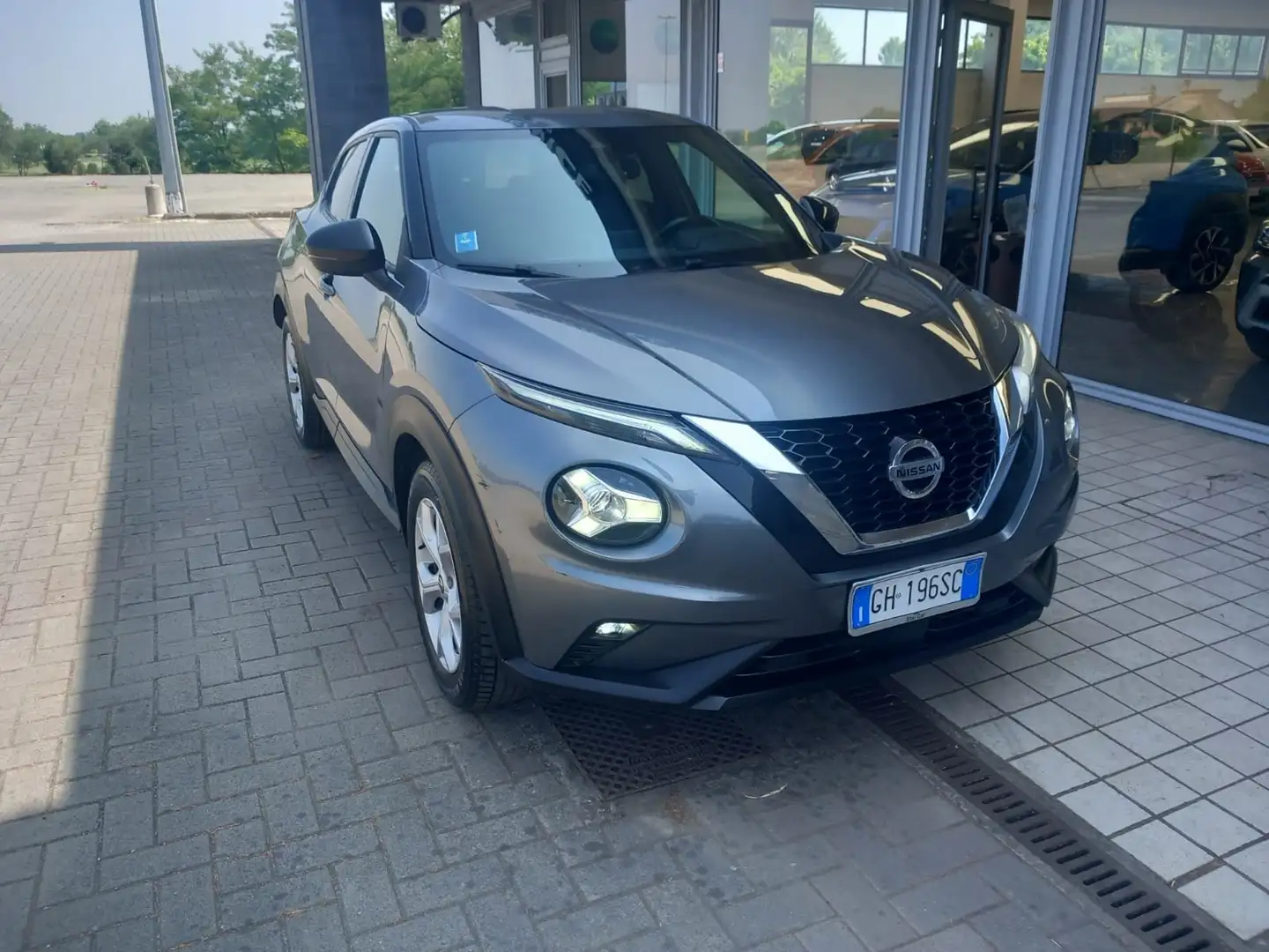 Nissan Juke Juke 1.0 dig-t N-Connecta 114cv Grigio - 1