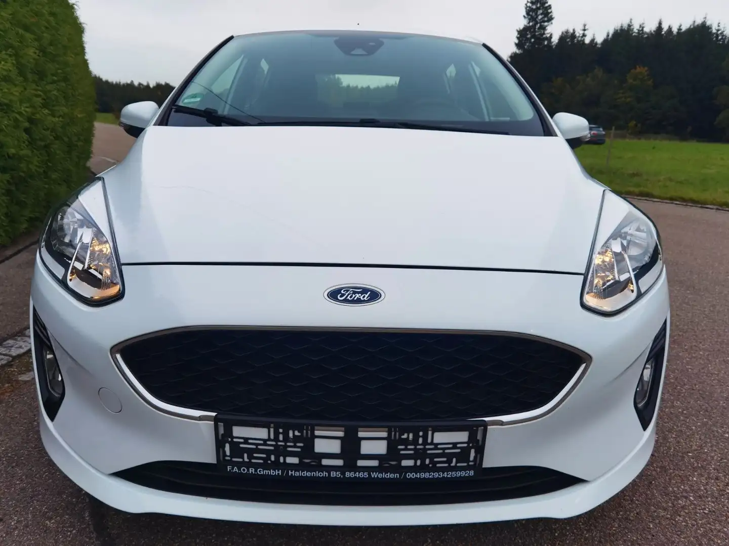 Ford Fiesta Cool & Connect Weiß - 2