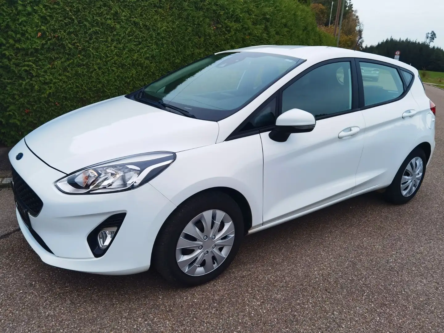 Ford Fiesta Cool & Connect Weiß - 1