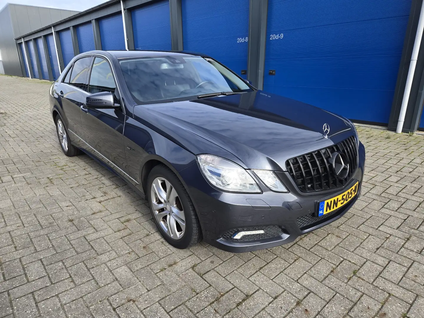 Mercedes-Benz E 200 CGI Blue efficiency Grijs - 2
