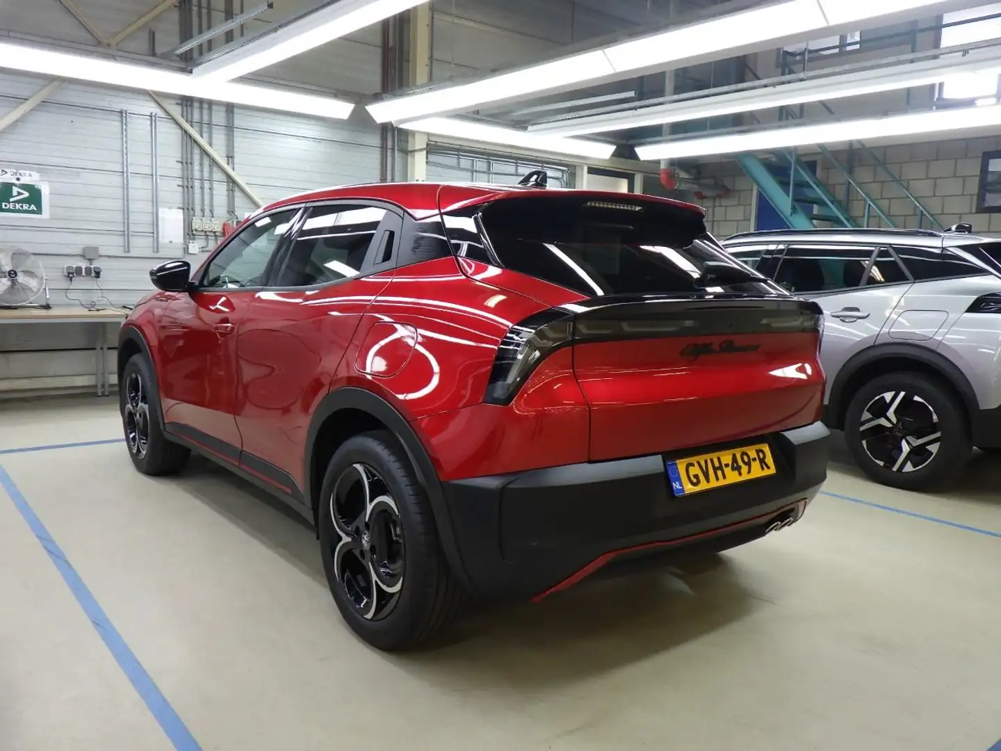 Alfa Romeo Junior 1.2 Turbo Hybrid Ibrida Speciale 136pk Automaat | Rood - 2