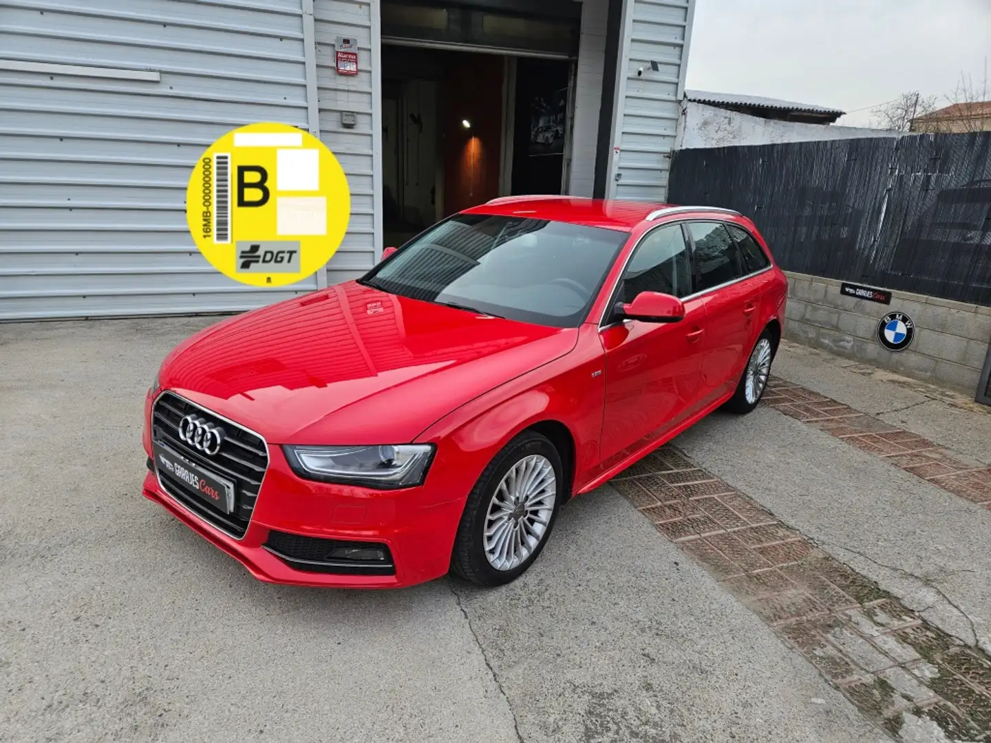 Audi A4 Avant 2.0TDI DPF S line edition 150 Rouge - 1