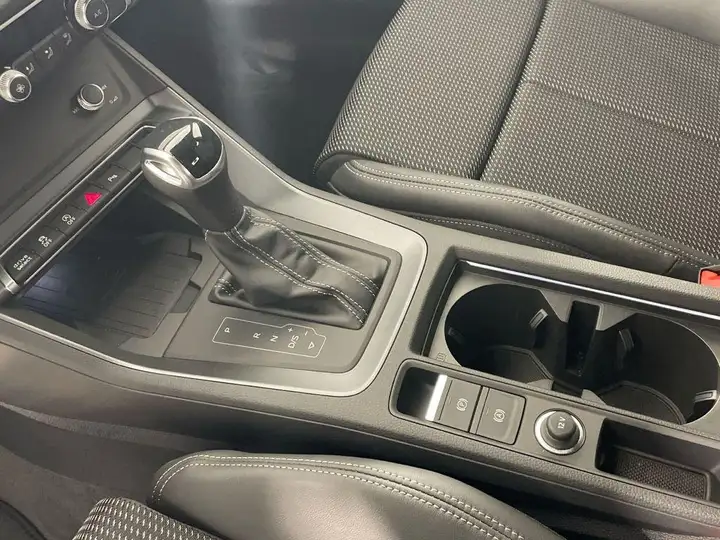 Audi Q3 2024, foto 15