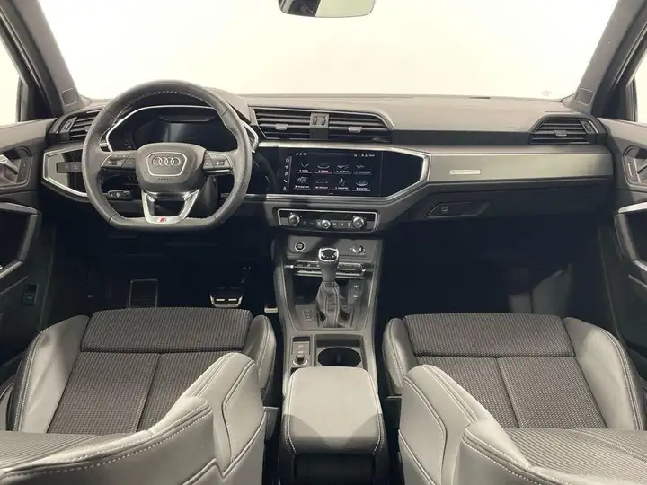 Audi Q3 2024, foto 7