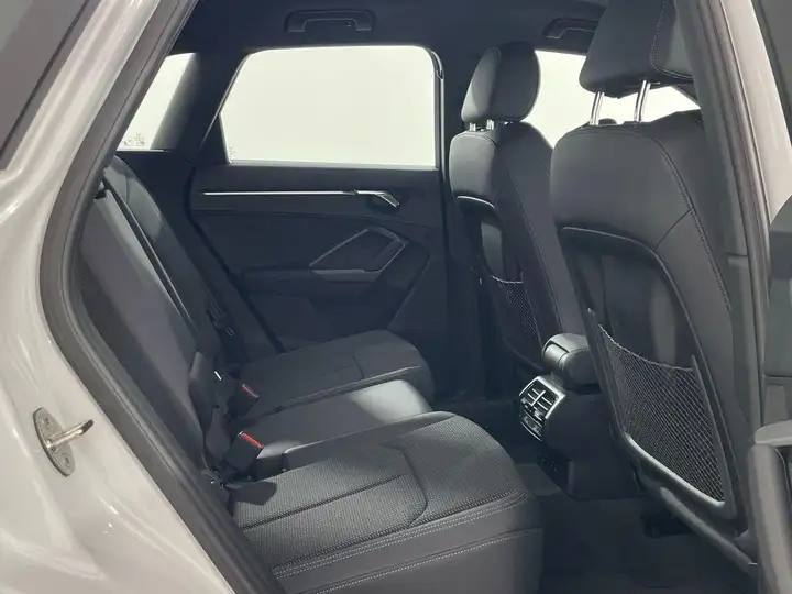 Audi Q3 2024, foto 8