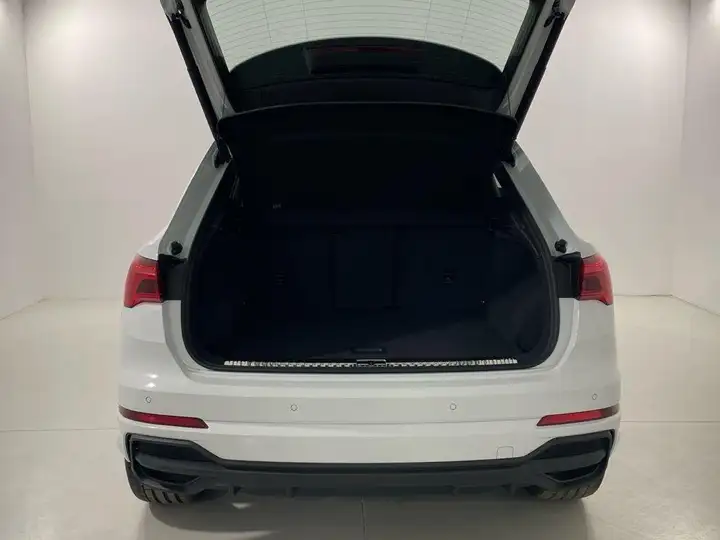 Audi Q3 2024, foto 10