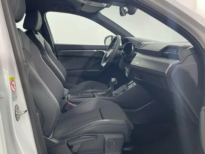 Audi Q3 2024, foto 9