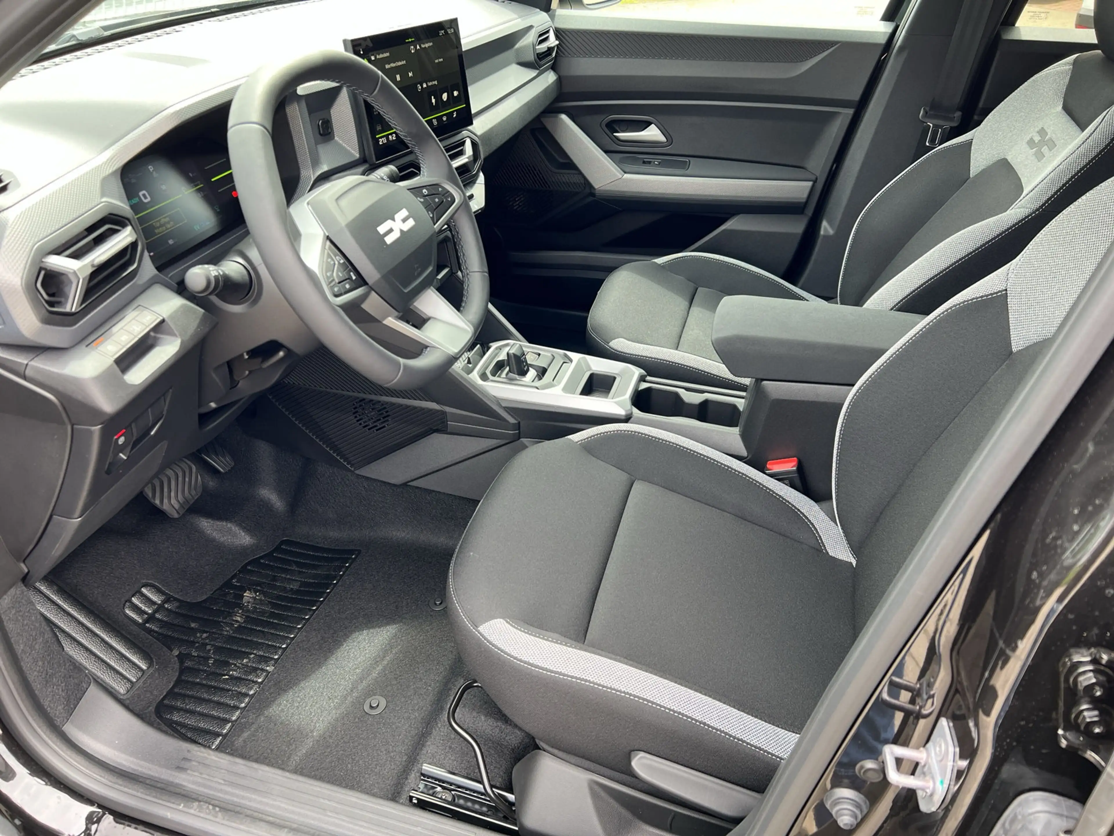Dacia Duster Full-Hybrid 155 Journey Winterpaket+Navi+LED — photo 5