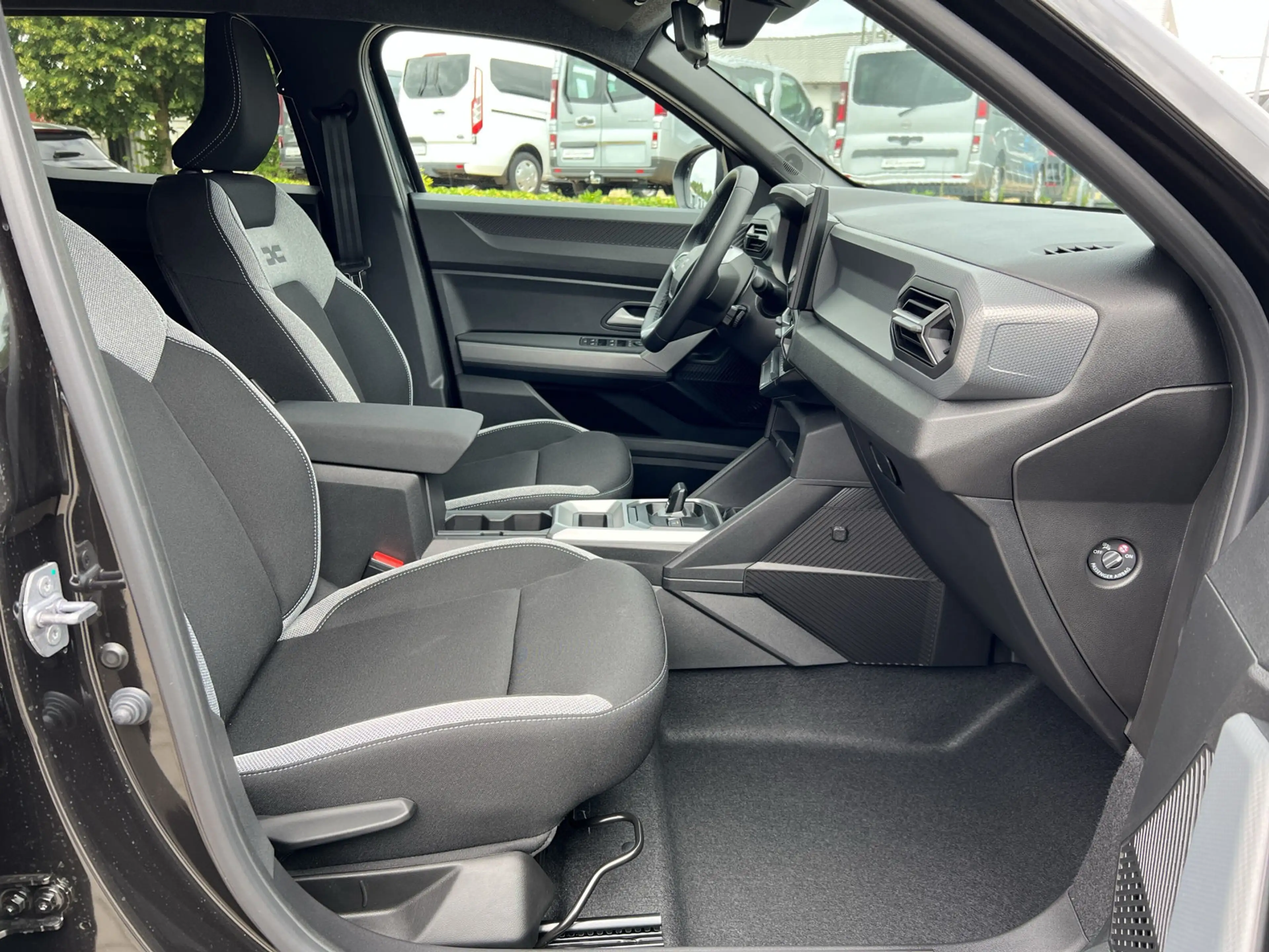 Dacia Duster Full-Hybrid 155 Journey Winterpaket+Navi+LED — photo 9