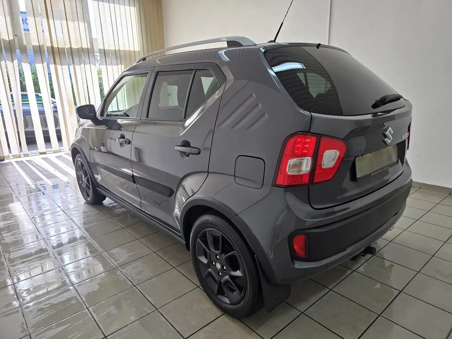 Suzuki Ignis Comfort 4x4 LED Navi Keyless Kamera AHK Grijs - 2