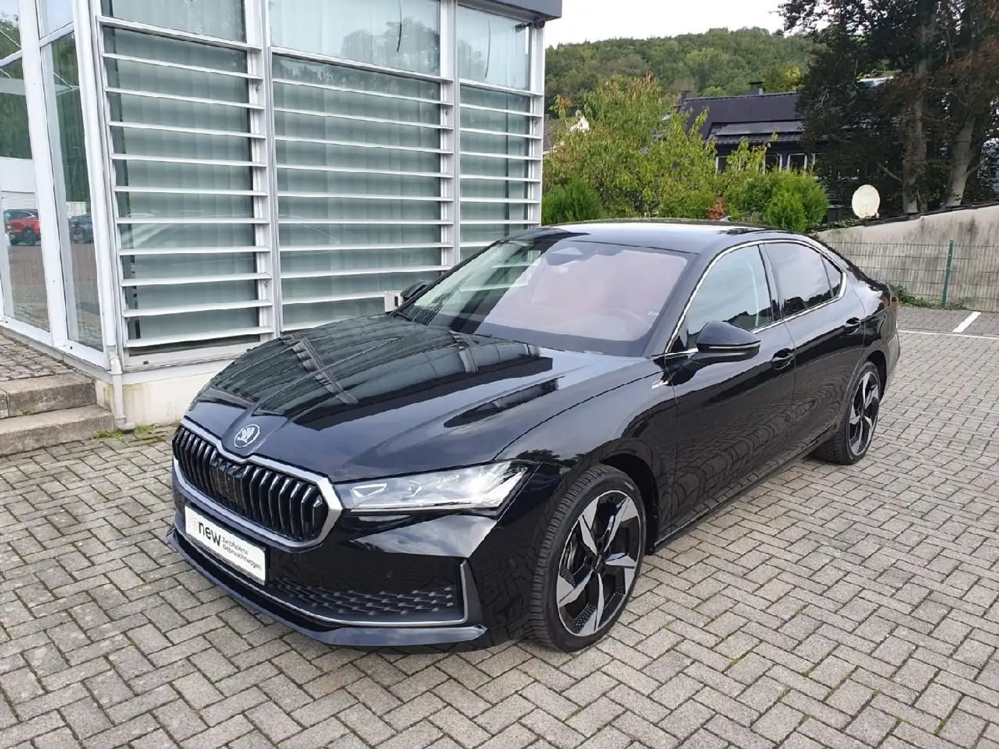 Skoda Superb Lim. 1.5 TSI mHEV 110kW L&K Schwarz - 1