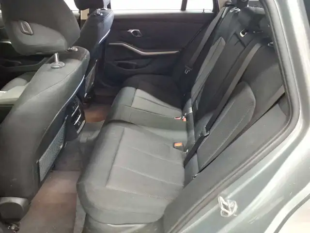 BMW 3 Series view 13