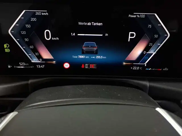 BMW 3 Series view 11