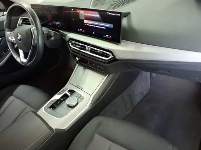 BMW 3 Series view 9
