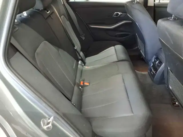 BMW 3 Series view 14