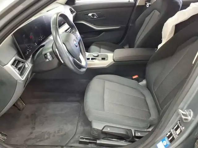 BMW 3 Series view 7