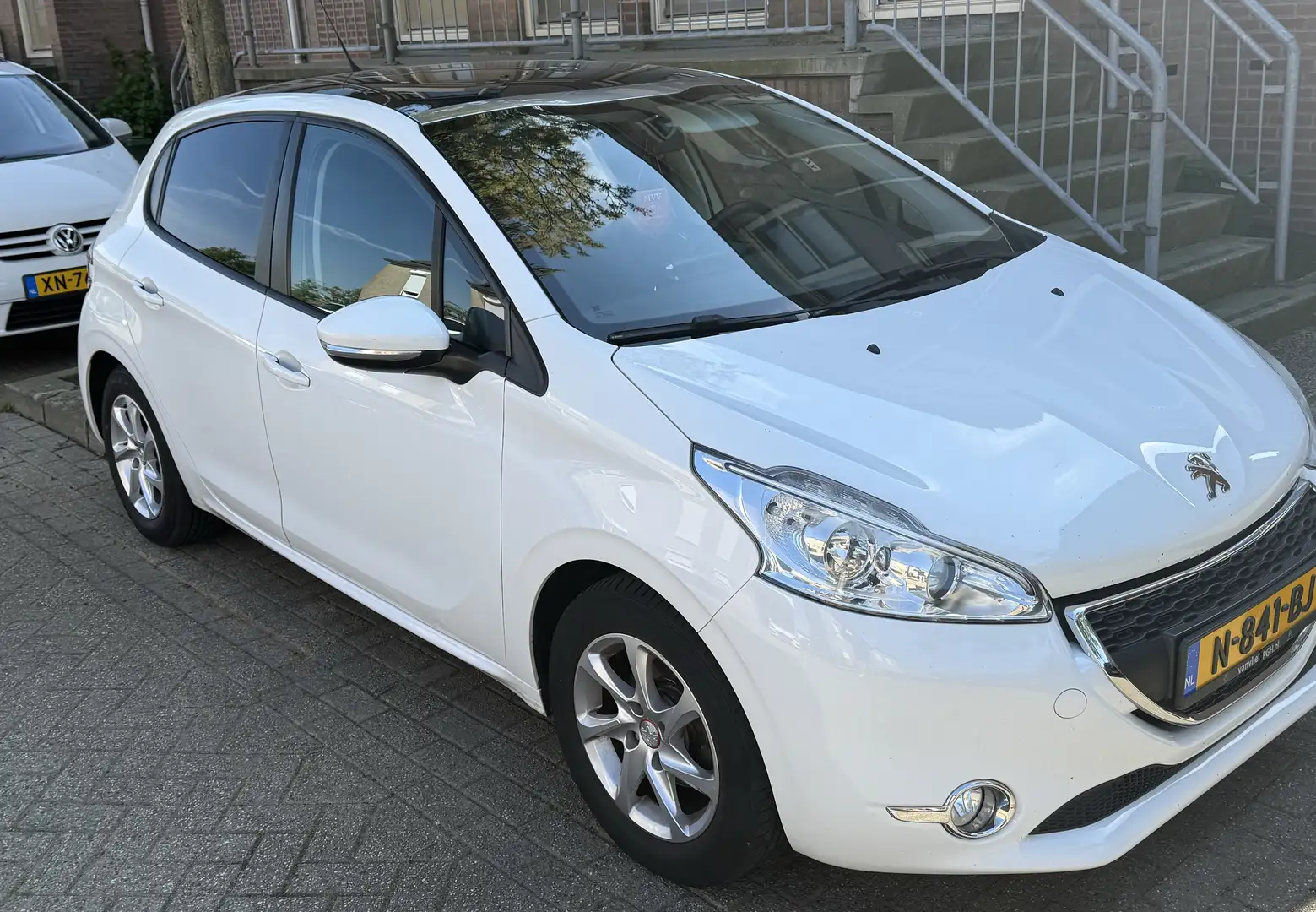 Peugeot 208 1.2 VTi Blue Lease Wit - 1