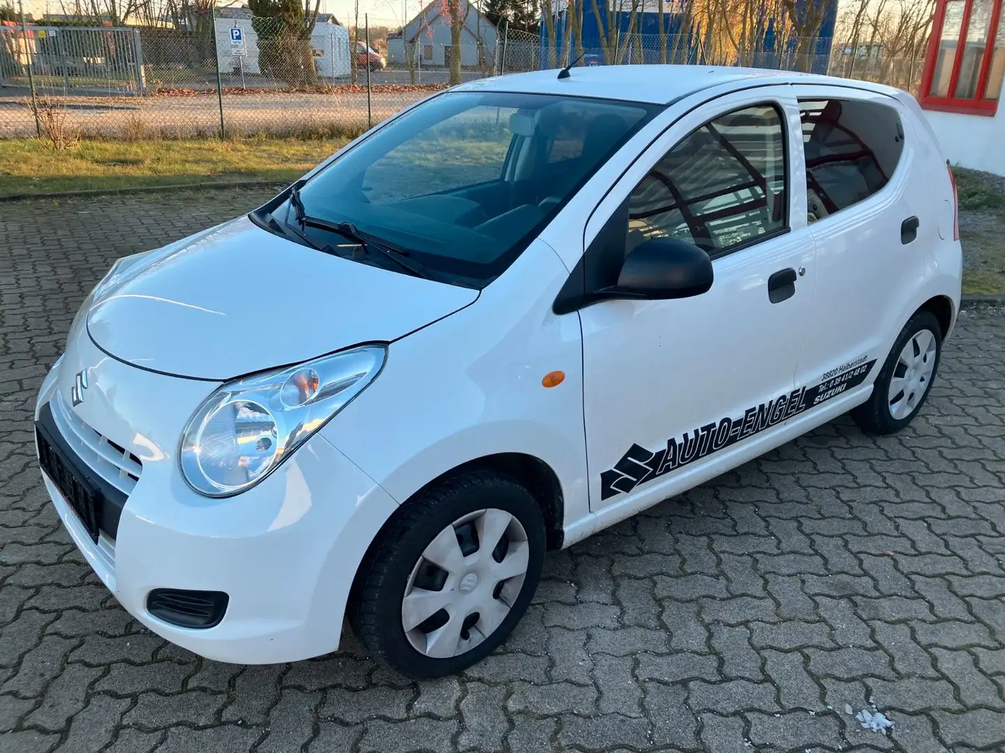Suzuki Alto Basis 1.Hand Scheckheft Blanc - 2