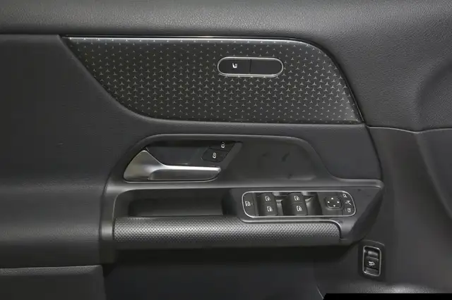 Mercedes-Benz Gla view 14