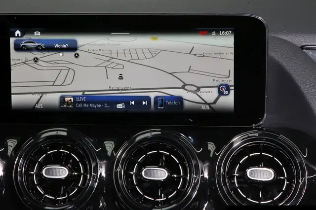 Mercedes-Benz Gla view 11